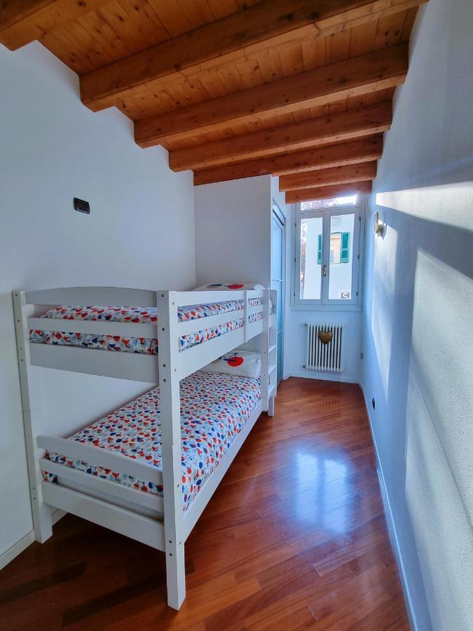 La Finestra Sul Castello Desenzano-By Goccia Di Lago Desenzano del Garda Luaran gambar